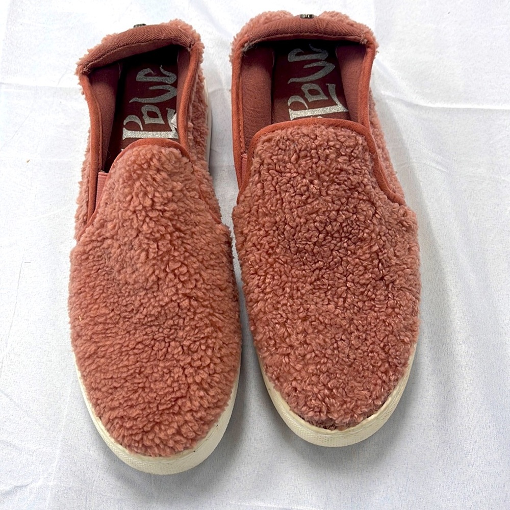 Brand MadPaw slide ons in light pink size 9 fleece material on outside